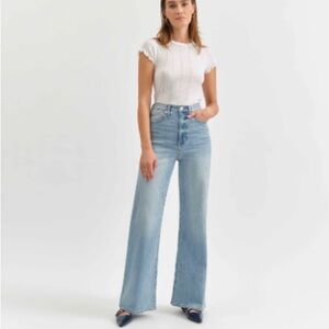 Daze Denim Far Out Wishing Well Vintage Classic Light Blue Women's Jeans